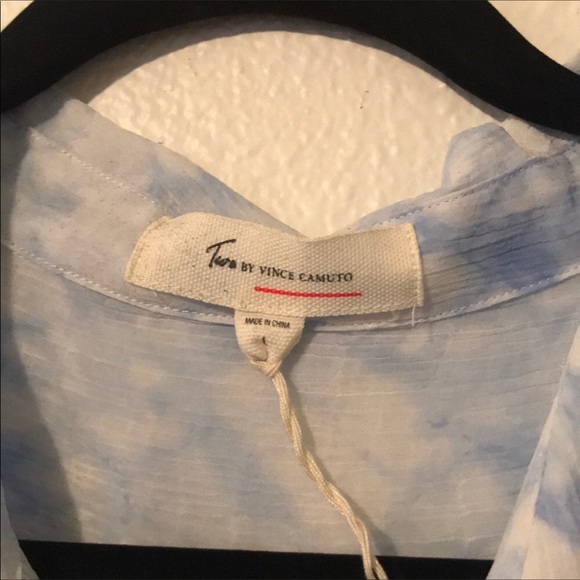 NWT Vince Camuto L sheer light blue/white blouse - Picture 10 of 10